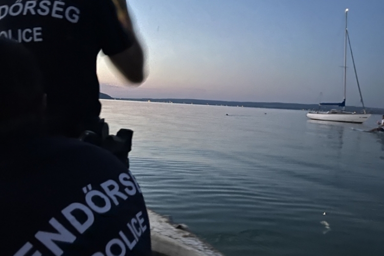 14 éves lányt mentettek ki a Balatonból.