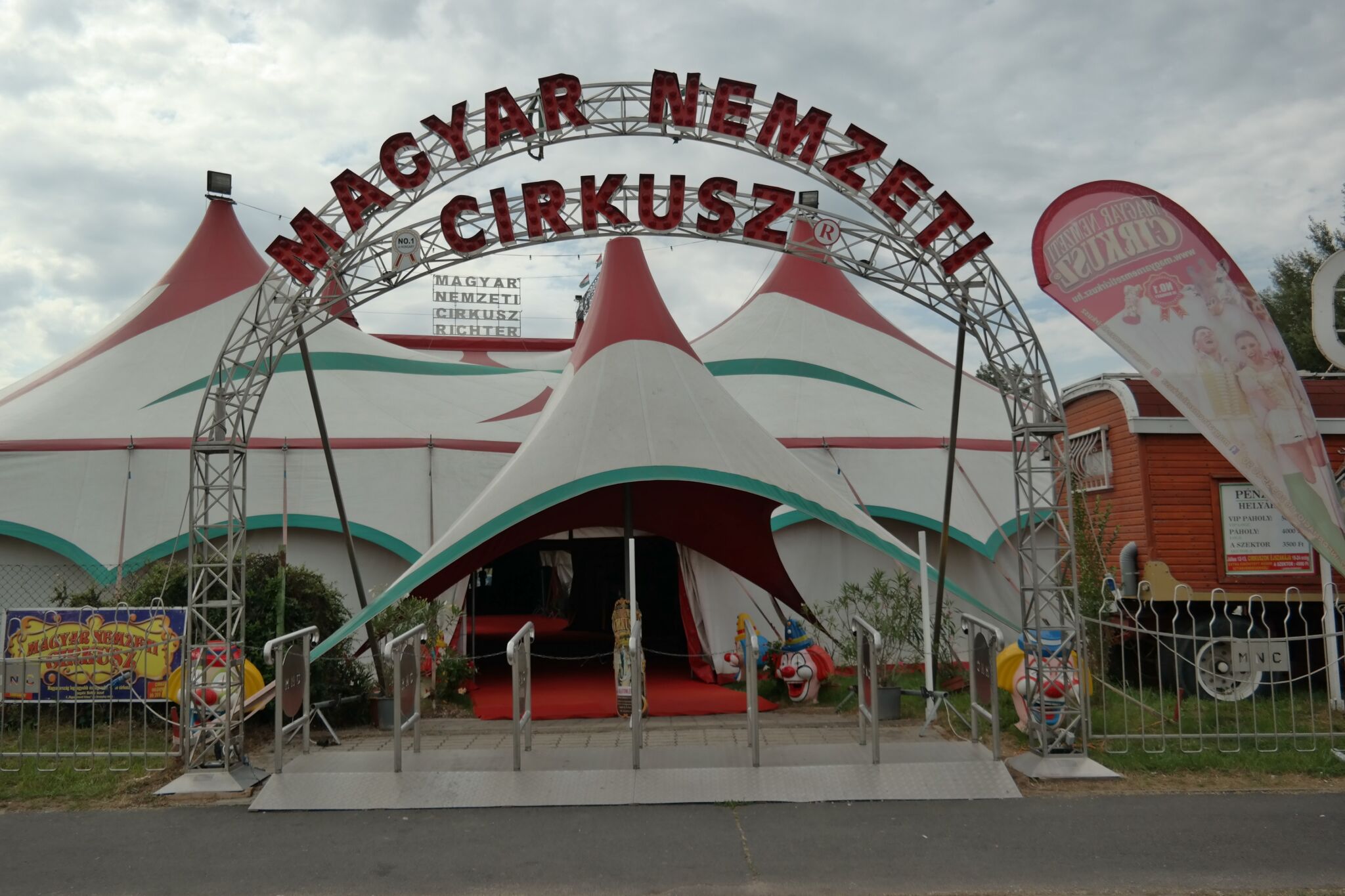 Cirkuszok éjszakája több településen.