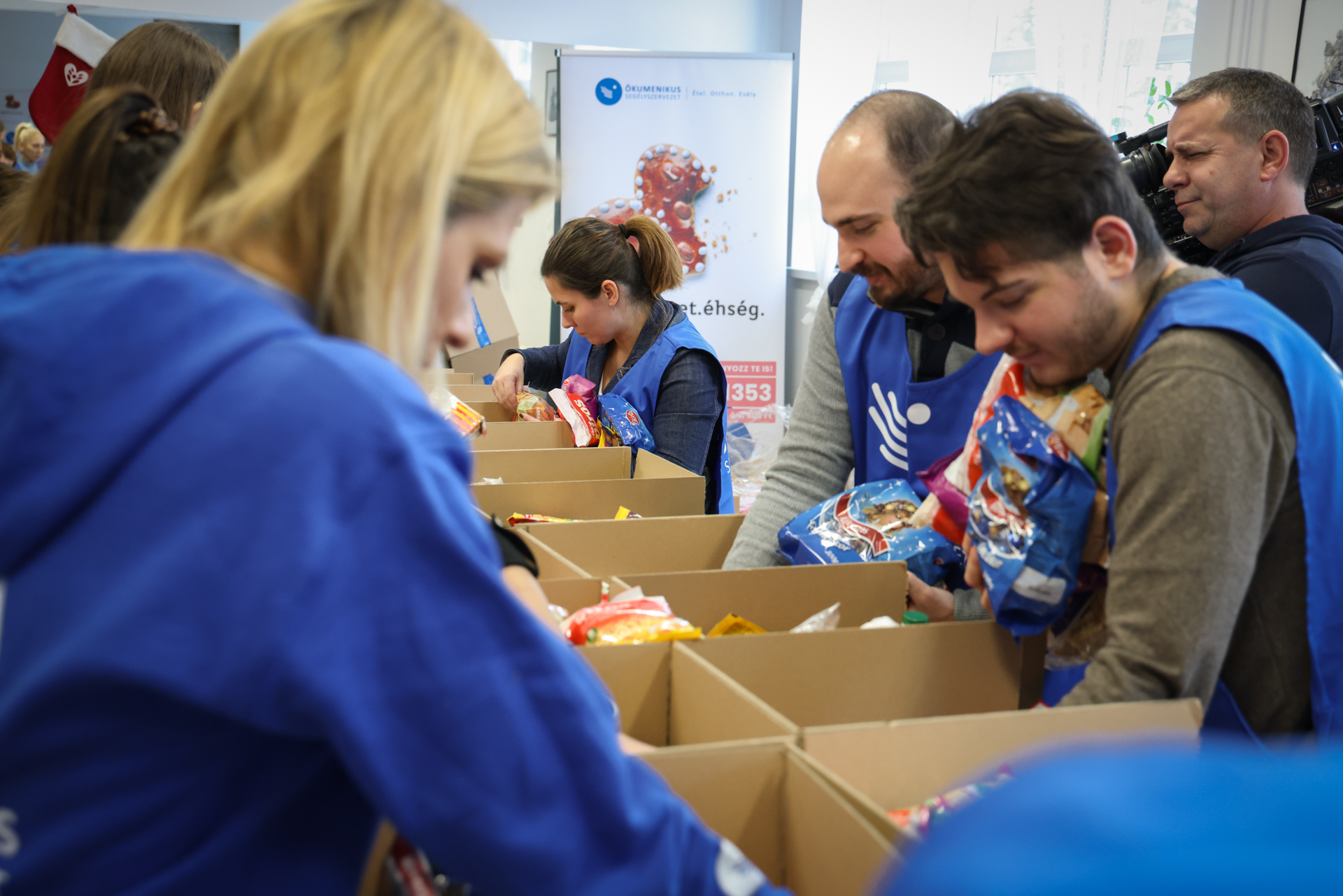 200 karácsonyi élelmiszercsomagot indít útjára az Ökumenikus Segélyszervezet hazai rászoruló családokhoz